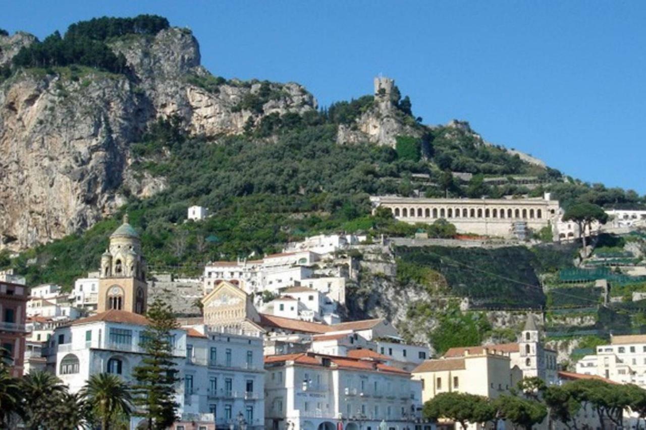 Romantic Getaway In The Heart Of Amalfi Exterior photo